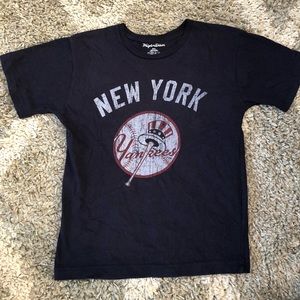 NY Yankees youth t-shirt. Fits like a boys size 10